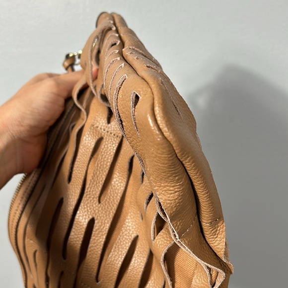 ROMYGOLD Leather clutch signature ROMYGOLD “slash" leather clutch tan color - Picture 9 of 14